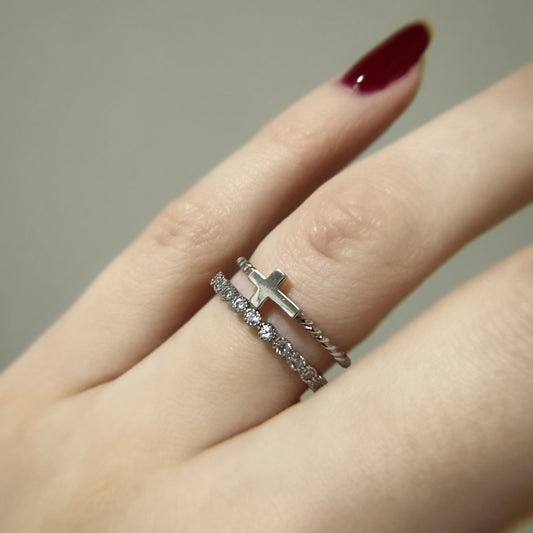 Twisted Cross Band Set